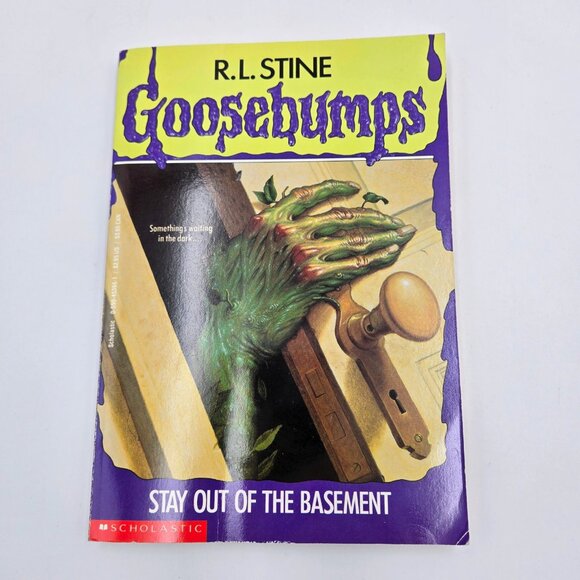 Teen Horror Book Lot R.L Stine Diane Moh Nightmare Hall Joel Sutherland Goosebum - Picture 10 of 16